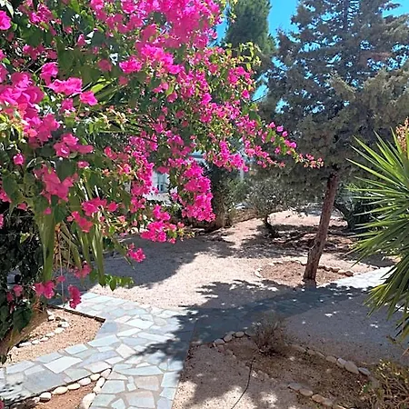 Anezina Village